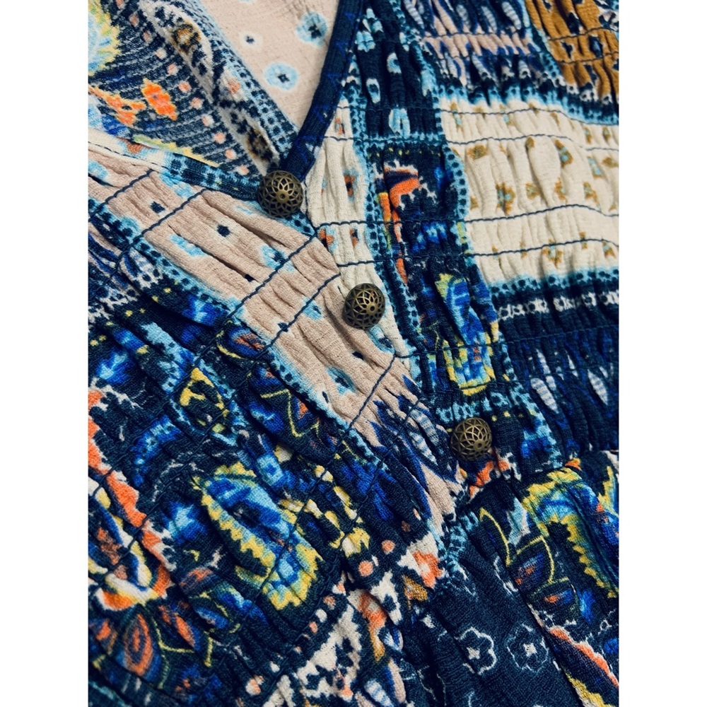 V-neck patchwork print blouse - Picture 5 of 9